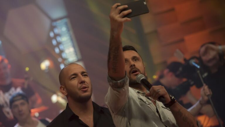 Majkával közös fotót posztolt Curtis