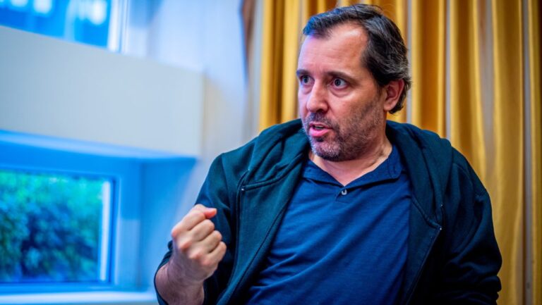 Schilling Árpád: Gratulálok minden Kossuth-díjasnak, akik csöndesen, megbújva vagy lelkesen, röfögve vettek részt a NER kiépítésében