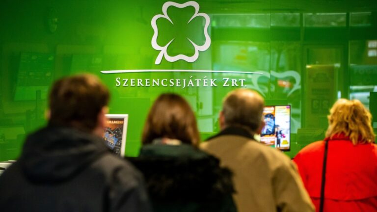 Klónozott bankkártyákkal, lottózókban üríthették le banki ügyfelek számláit