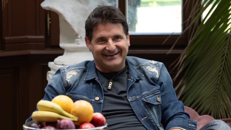 Hajdú Péter meghívná az ottalvós műsorába Orbán Viktort: „Csak a miniszterelnök úron múlik” 