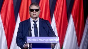 A Tisza Párt vak képviselőjelöltje lefutotta a vonatot a Gubacsi hídon