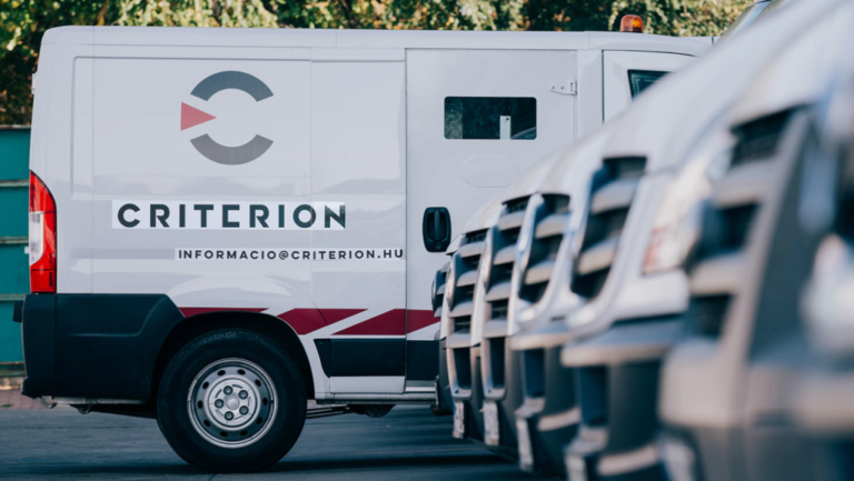 Hetente szállított hatalmas pénzeket Garancsi István cége Bécs és az ukrán határ között