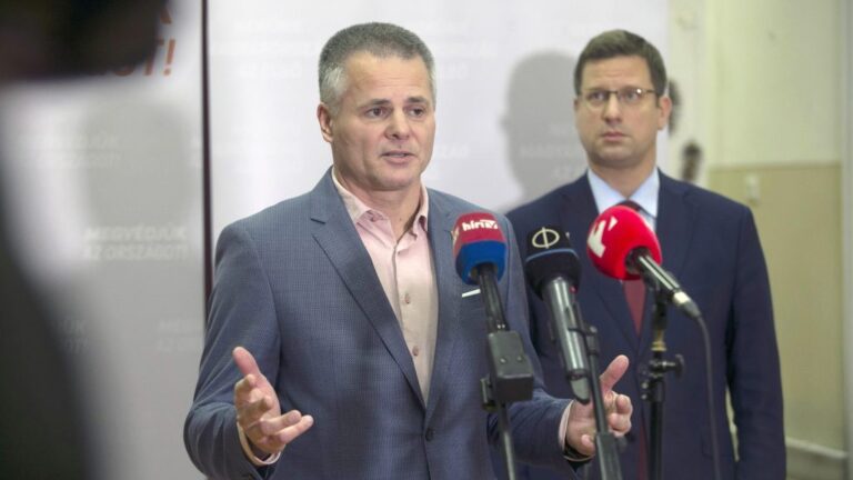 A kecskeméti fideszes jelölt egy középiskolában kampányolt Gulyás Gergellyel, ezzel választási törvényt sértett