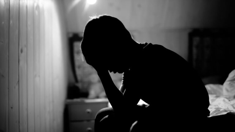 Már azért is felpofozta a kisgyermekeit egy apa, ha azok rászóltak, hogy ne bánta az anyjukat, vagy nem öblítették le vízzel a hátát fürdéskor