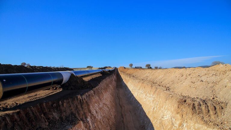Kicselezik Orbán gázstopját: Magyarországot megkerülve érkezhet amerikai gáz Ukrajnába