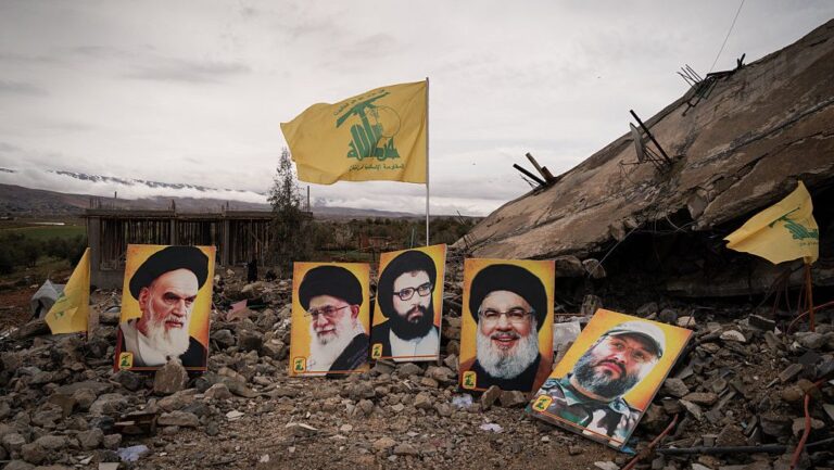 Amerika további tengerészgyalogos-egységeket vezényel a Közel-Keletre