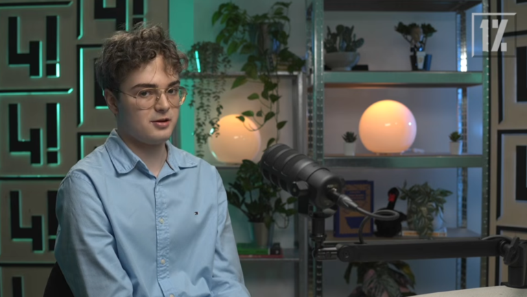 „Úgy döntöttem, hogy kezembe veszem az irányítást” – megszólalt a Gundalf néven ismertté vált informatikus