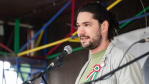 A Kutyapárt listavezetője egyik jelöltjüket sem kéri visszalépésre