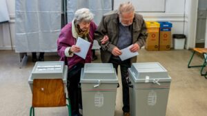 Hivatalos: erre az 5 pártra szavazhatunk listán