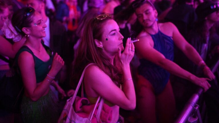 Soha nem dohányozhat az Egyesült Királyságban, aki 2009. január 1. után született