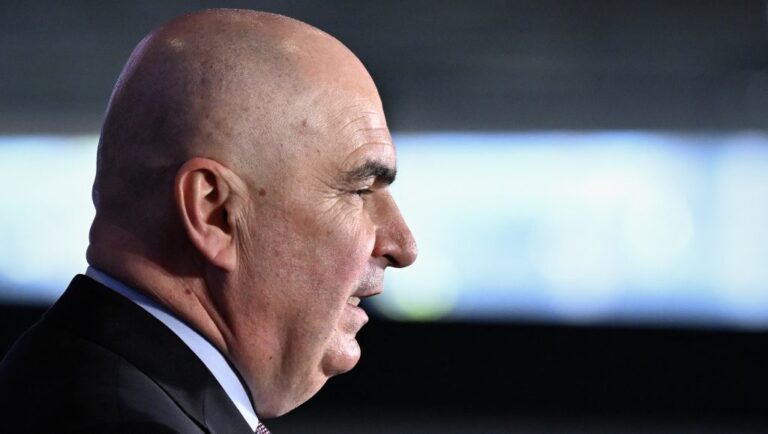 Nem hajlandó lemondani a román miniszterelnök