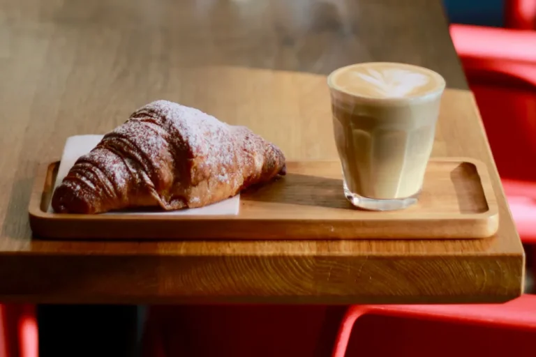 A flat white-tól a narancsborig: a KÜNST egész napra kinyit (x)