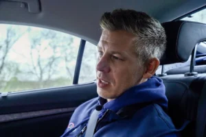 „Ők is tudják, hogy a következő négy évben Tisza-kormány lesz” – egy teljes napot töltöttünk Magyar Péterrel