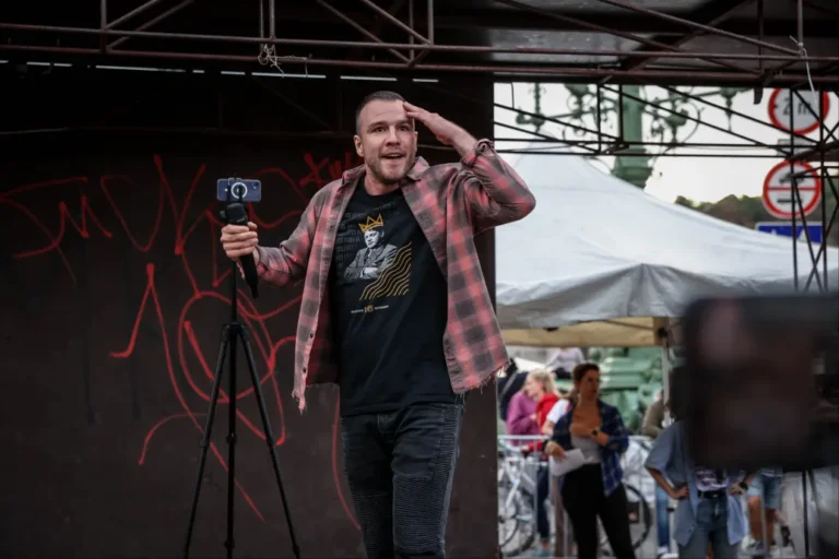 Molnár Áron nyílt levelet írt a filmjüket a gimnáziumból kitiltó igazgatónak: A cenzúrája tökéletes példa arra, hogy miért kell leváltani ezt a rendszert