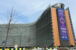 Az EU betiltotta az MI-generált tartalmakat az intézményeinek hivatalos kommunikációjában