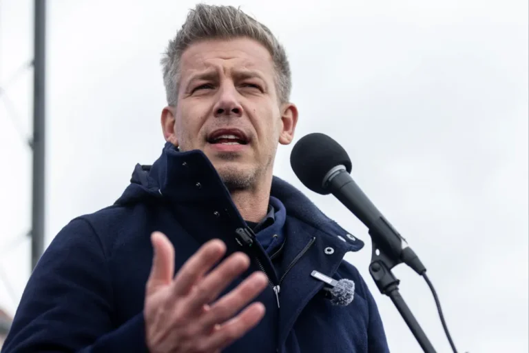 Magyar Péter egy vereség esetén felhívná Orbán Viktort a választás éjszakáján