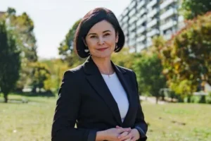 Visszalépett Kunhalmi Ágnes