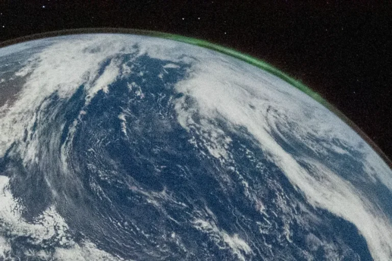 Nézze meg, milyen csodás fotókat küldött az Artemis II a Földről