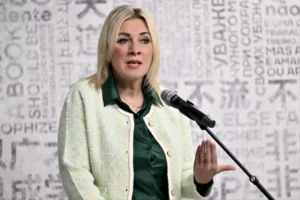 Már az orosz külügyi szóvivő is Magyarország szuverenitásáért aggódik