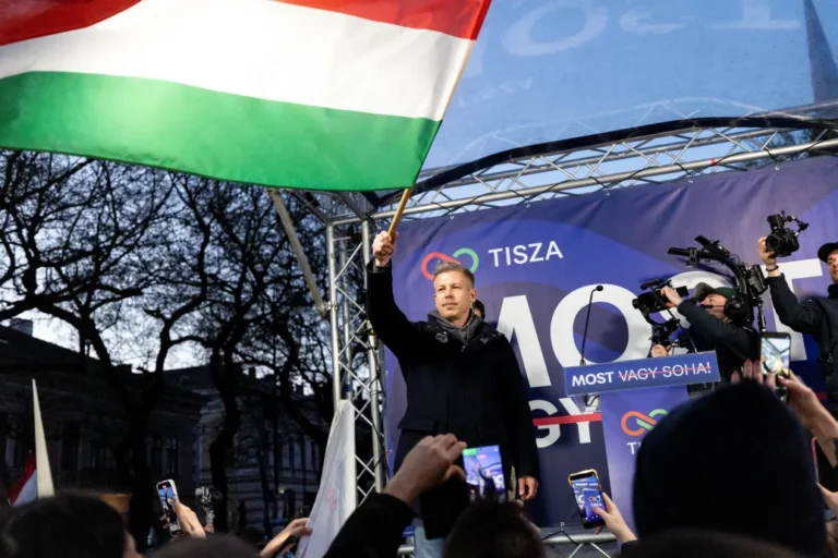 A Batthyány téren és a rakparton tartja eredményváróját a Tisza Párt