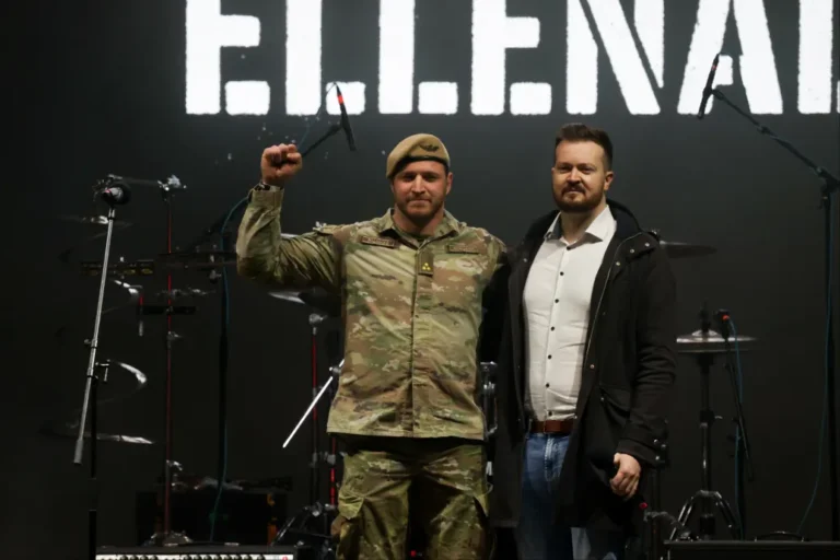 A becsület nem üres szó, hanem azt jelenti, hogy kiállunk az igazság mellett, akkor is, amikor nehéz