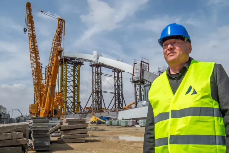 Még sokkal drágább lesz a mohácsi híd, hacsak meg nem fékezi az új kormány