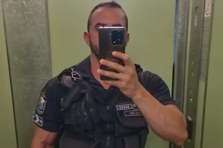 Újabb rendőr fordult nyilvánosan szembe a kormánnyal