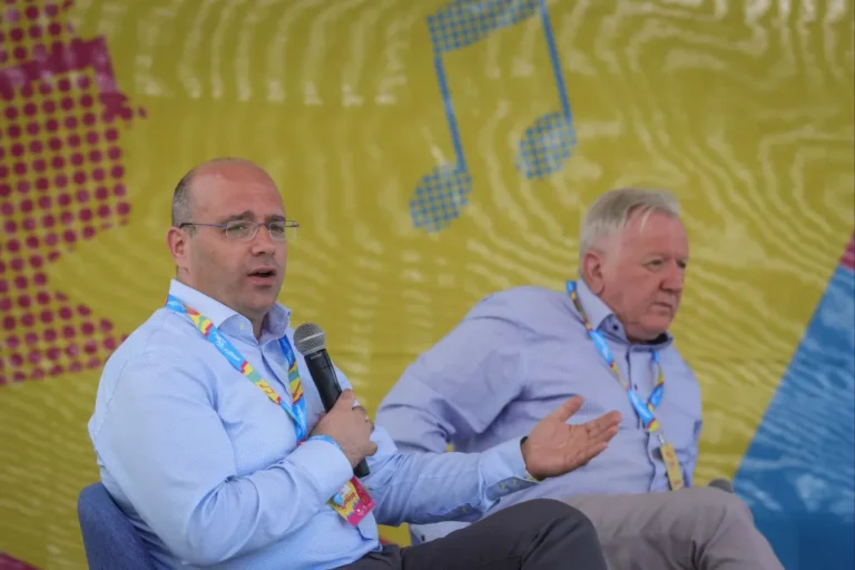 Mráz Ágoston a köztévén arról értekezett, hogy Magyar győzelme egy flash mob, egy villámcsődület, ami egy pillanatra összeállt