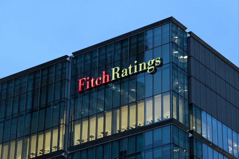 Hitelminősítő: Komoly gazdasági kihívások várnak a Tisza-kormányra