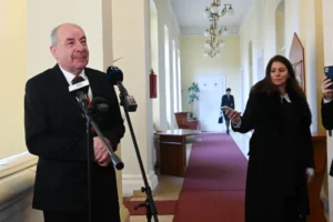 Volt kommunikációs igazgatója szerint Sulyok Tamás nem fog lemondani