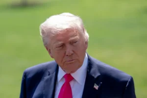 Donald Trump nukleáris porról, vélhetően Irán dúsított uránjának megszerzéséről posztolt