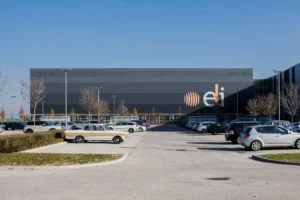 Valamit valamiért: fákat kellett kivágni a szegedi lézerközpont napelemei miatt