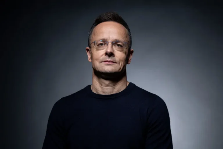 Önök milliárdosok? – a Szijjártó-interjú legerősebb pillanatai