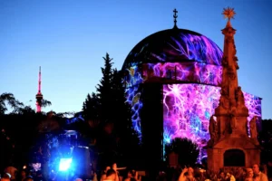 Késik a pécsi kulturális holding milliárdos állami támogatása, a nyomok Hoppál Péter felé vezetnek