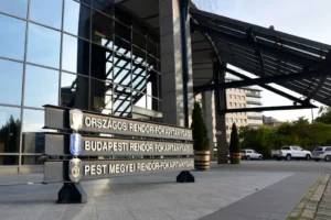 Nyomoznak ellene, a rendőrség mégis 353,7 millió forintot fizetett ki 2017 óta Balásy Gyula cégeinek