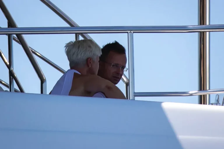 Szijjártó Péter adriai jachtozásról szóló története még a korábbinál is ordítóbb kérdéseket vet fel