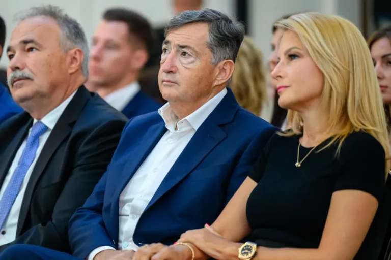 Az orbáni oligarchák tízmilliárdos értékben utalják ki a pénzt távoli országokba Magyar Péter szerint