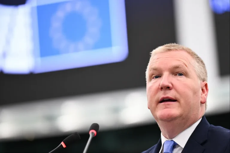 „Micsoda rossz vesztesek” – a fideszesek EP-frakciója vitát kezdeményezett az „Európai Bizottság beavatkozásáról” a választásokba