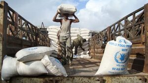 Az iráni háború miatt egyre nehezebben jutnak a segélyek Afrikába