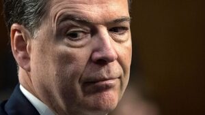 Vádat emeltek az FBI volt igazgatója, James Comey ellen egy Instagram-poszt miatt