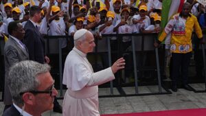 XIV. Leó pápa Egyenlítői-Guineában elítélte Afrika ásványkincseinek gyarmatosítását