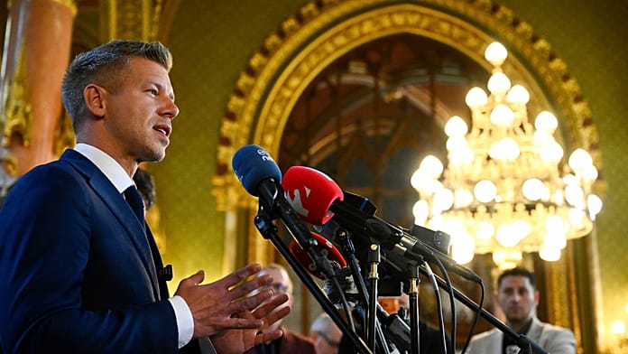 Tarr Zoltánt és Tanács Zoltánt is miniszternek kérte fel Magyar Péter