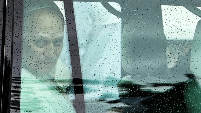 Annabában a XIV. Leó pápa a kis algériai katolikus közösséget és Szent Ágostont méltatja