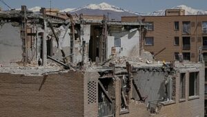 Az amerikai-iráni tárgyalások második fordulóját próbálták összehozni az amerikai blokád első napja alatt