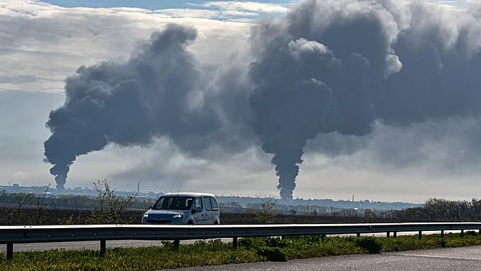 Legalább 16 halottja van az ukrán és orosz csapásoknak a csernobili évfordulón