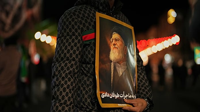 Elfogadták egy kétlépcsős béketerv kereteit amerikai és iráni tisztviselők