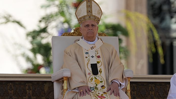 Trump nem hajlandó bocsánatot kérni XIV. Leó pápától, sőt ezúttal ,,gyengének" nevezte