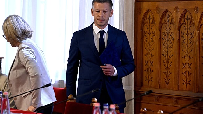 Zelenszkij Magyar Péterrel tárgyalna a lefoglalt ukrán milliók sorsáról