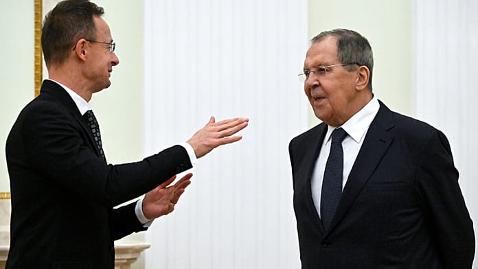 Szijjártó-Lavrov beszélgetés: a cseh elnök és a lengyel kormányfő elhatárolódik a magyar kormánytól