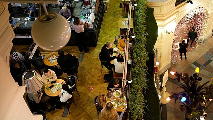 Oroszország recessziója nagyobb, mint a hivatalos statisztika mutatja – értesült a svéd hírszerzés